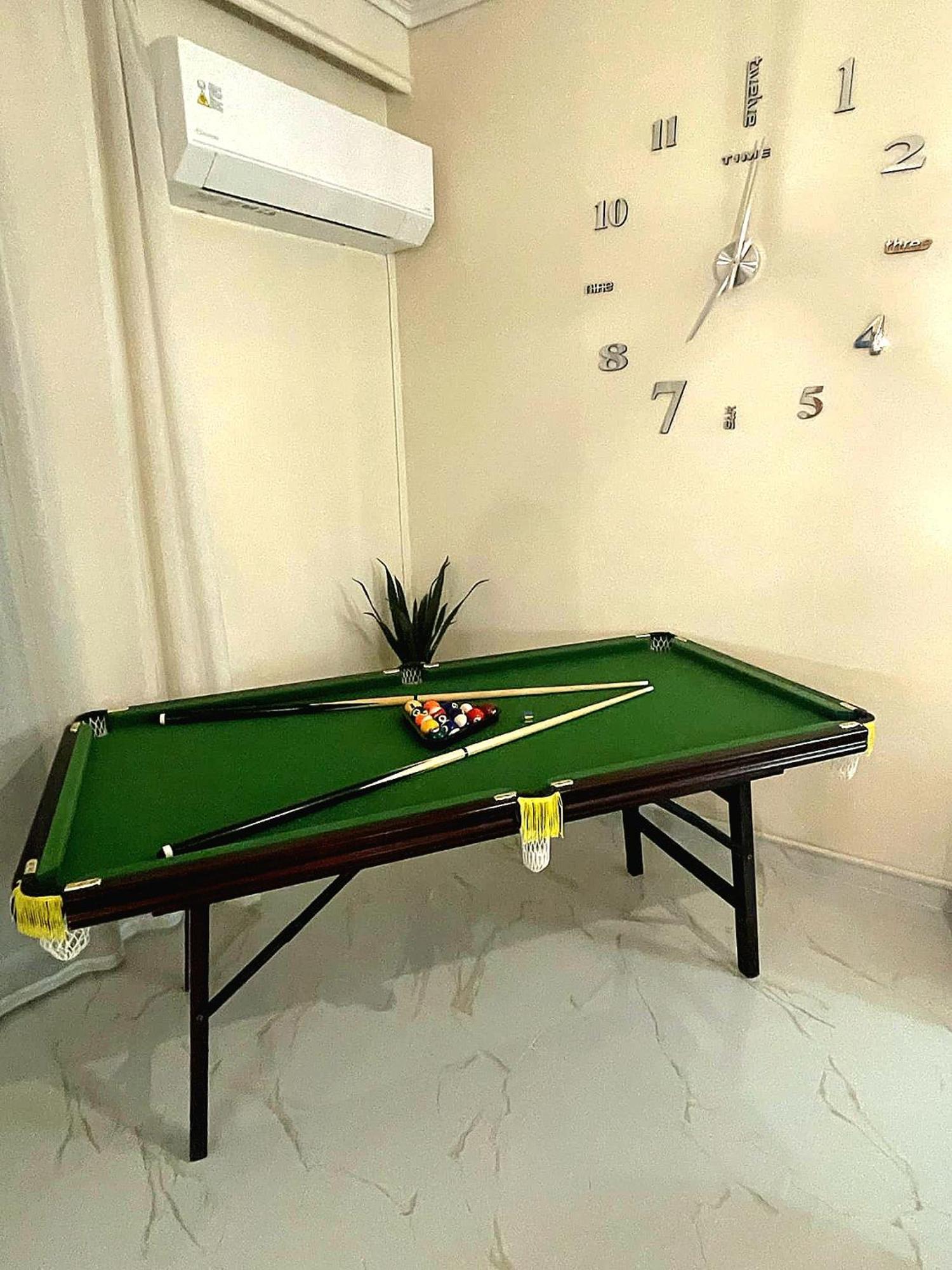 Riviera, 2 Bedroom Luxury - Parking Apartment *